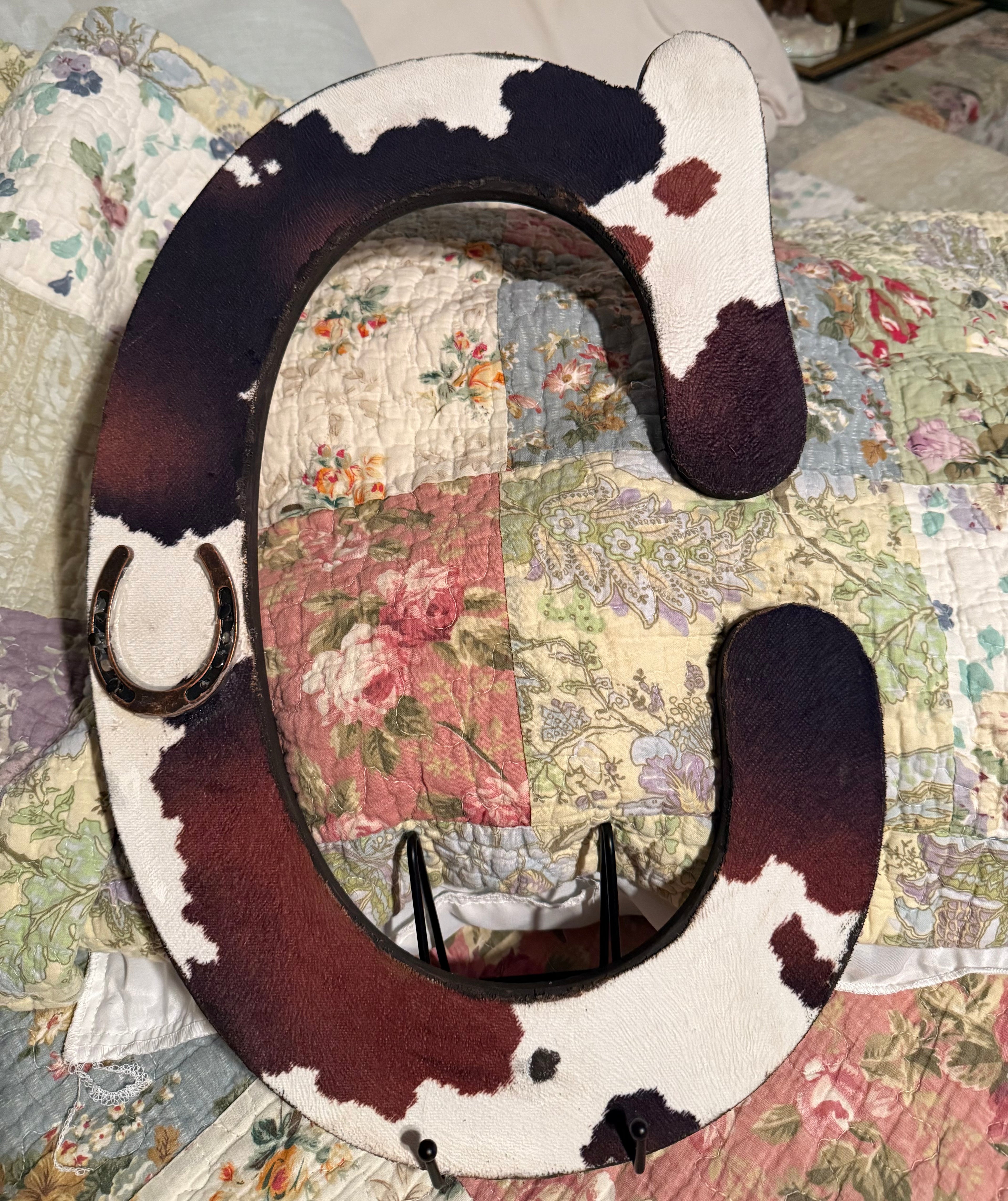 Western Cowhide Decorative Letter “C” with Horseshoe Accent – Rustic Wall Art#16
