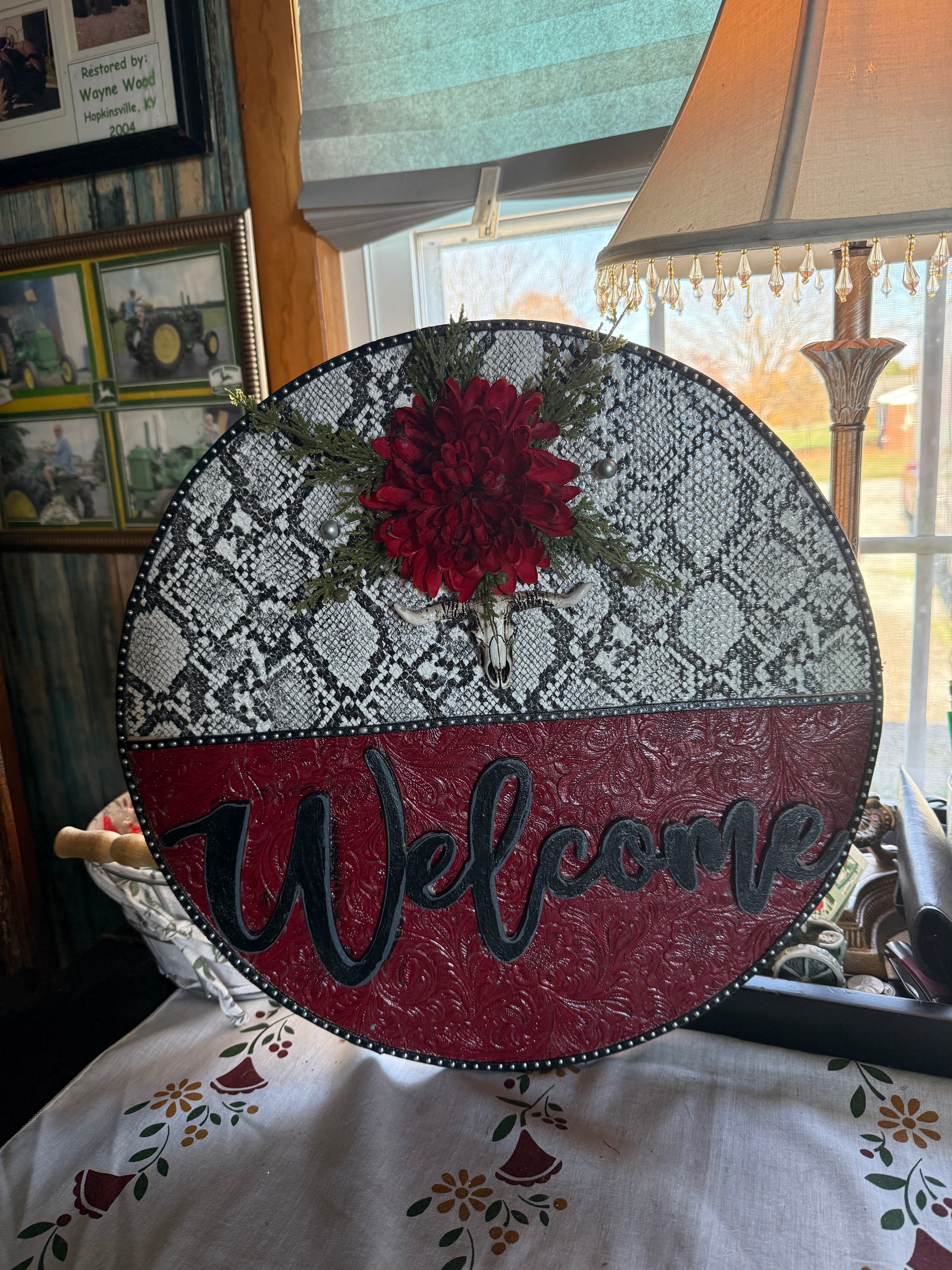 Rustic Western “Welcome” Sign – Red Floral Accent (12” Round)#42